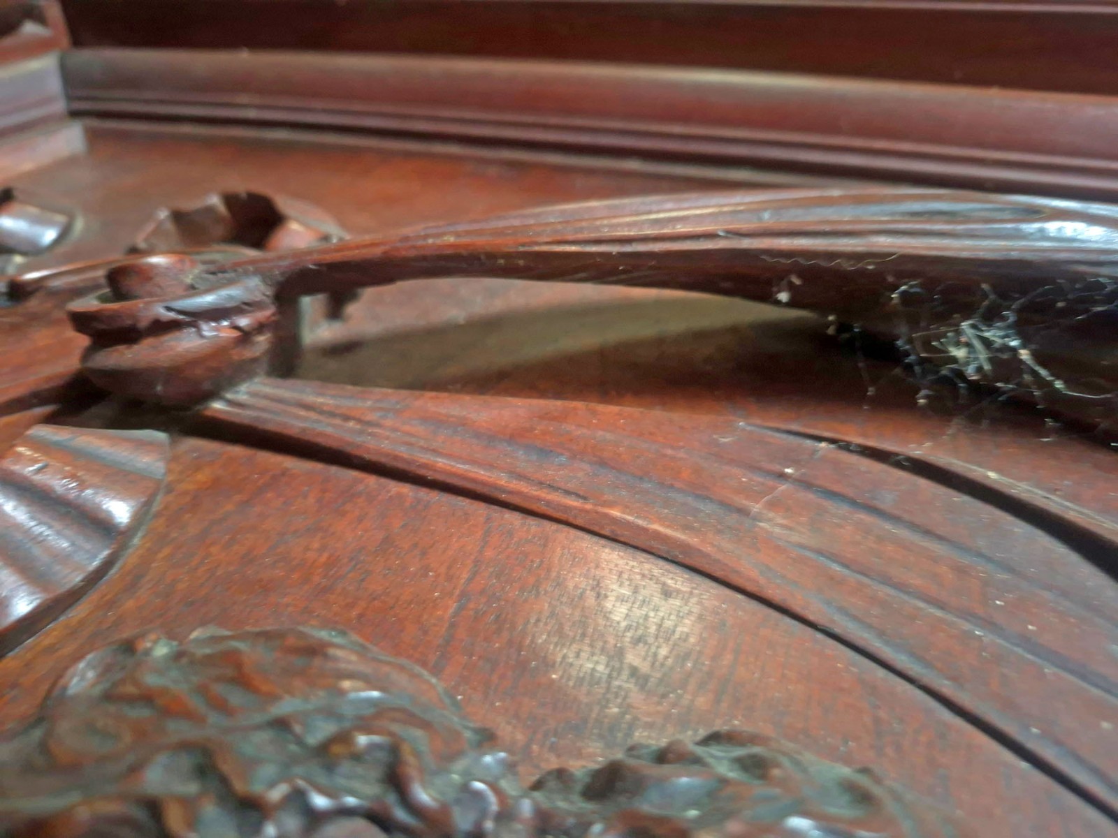 HORNER QUALITY FIGURAL CARVED PANELS TWIN HEADBOARDS
