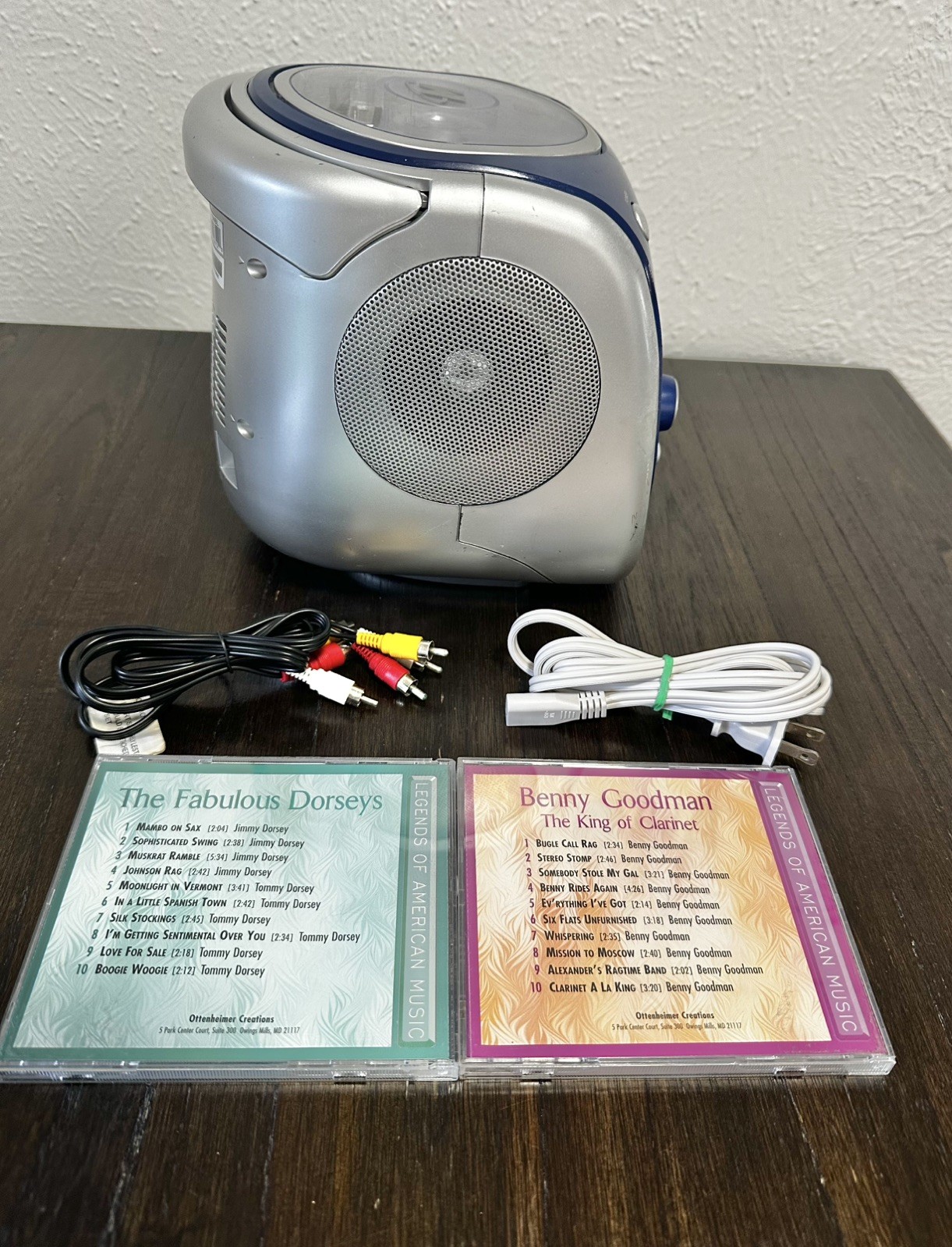 Memorex Portable Karaoke System MKS2115NBL TESTED WORKING Plus two CDs