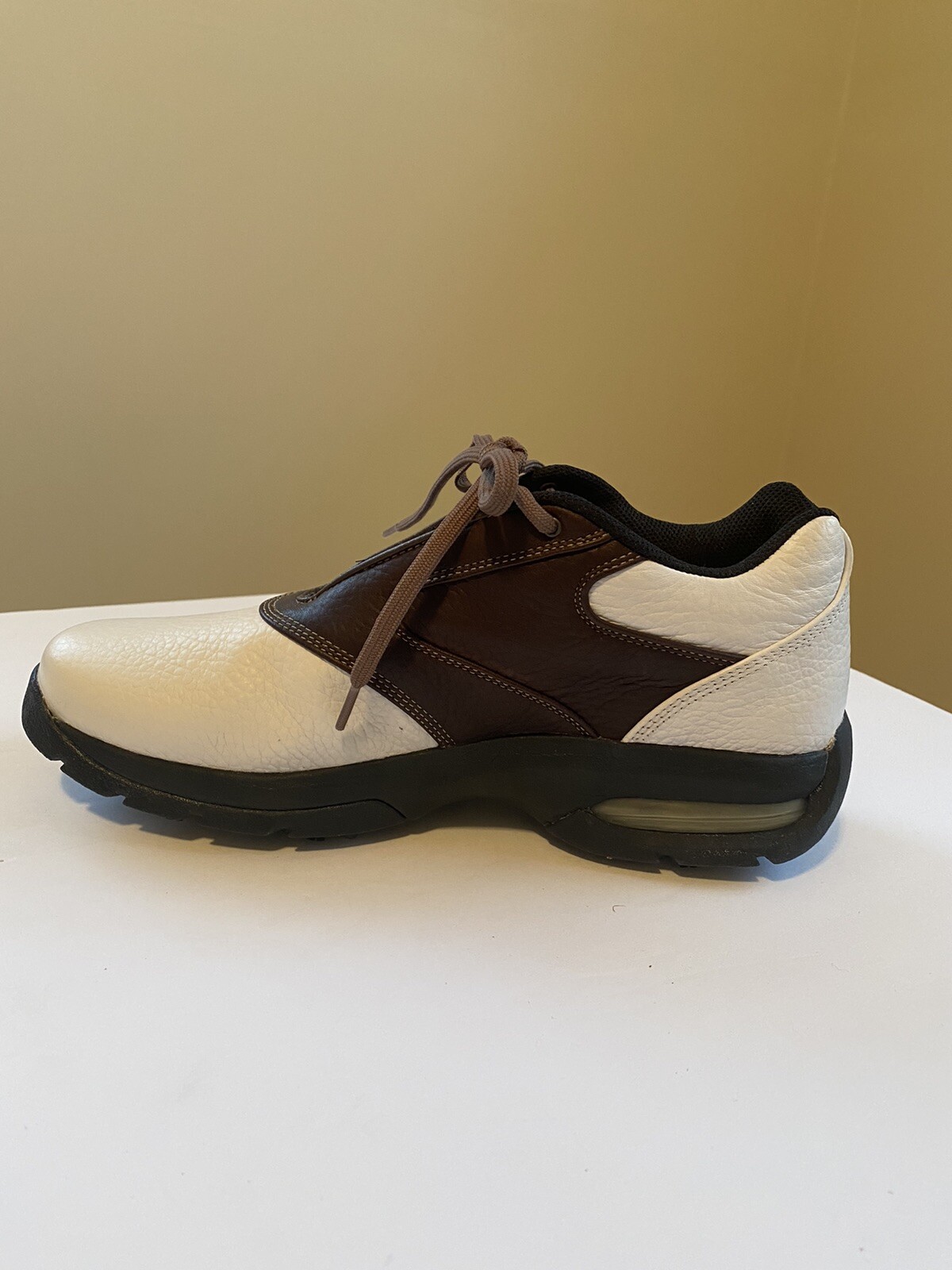 Mens Nike Performance Golf Cleats Brown/ White Size 8