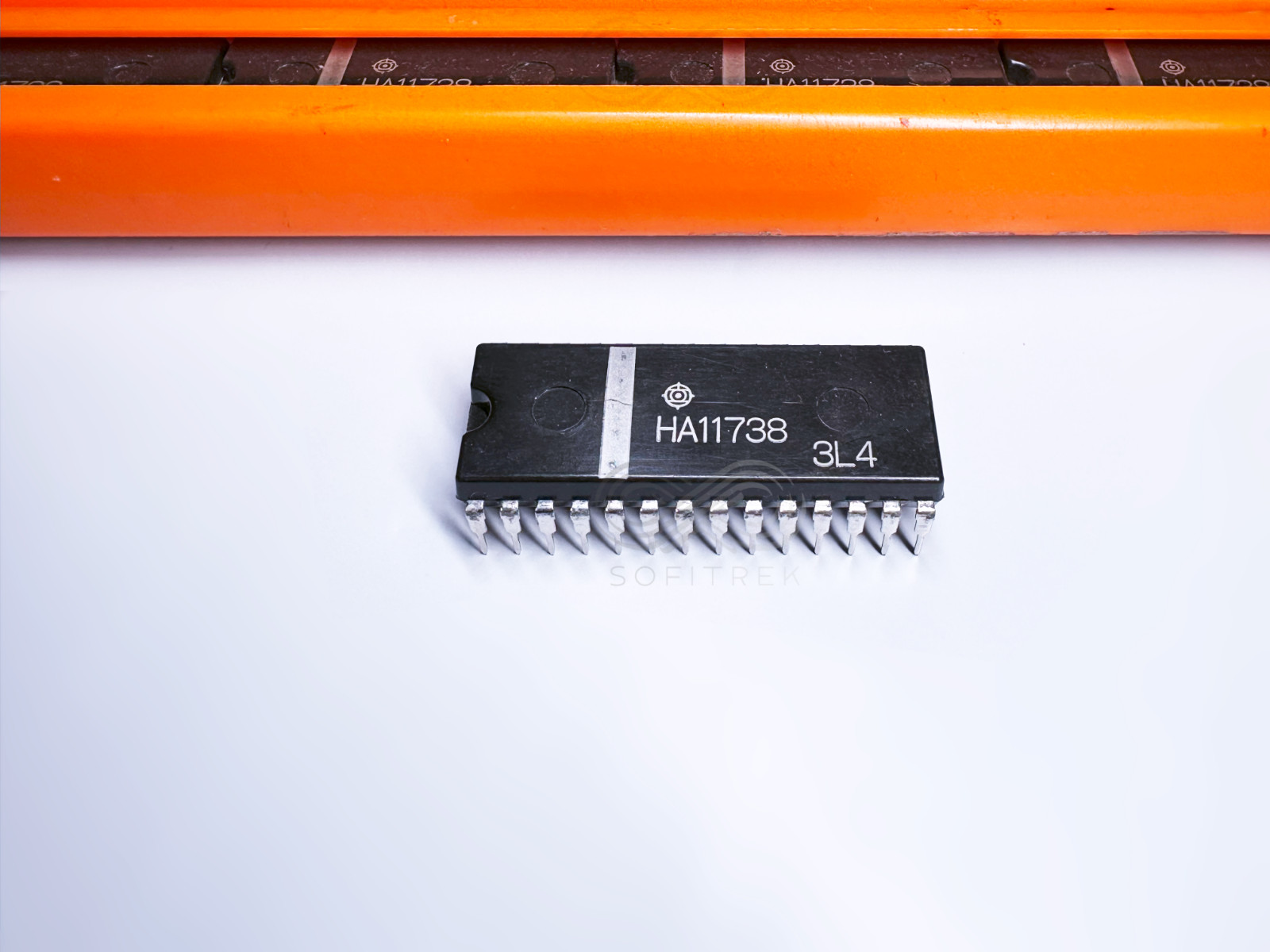 1X HA11738 HA 11738 HITACHI VCR Luminance Video AGC Amplifier IC 28-Pin DIP