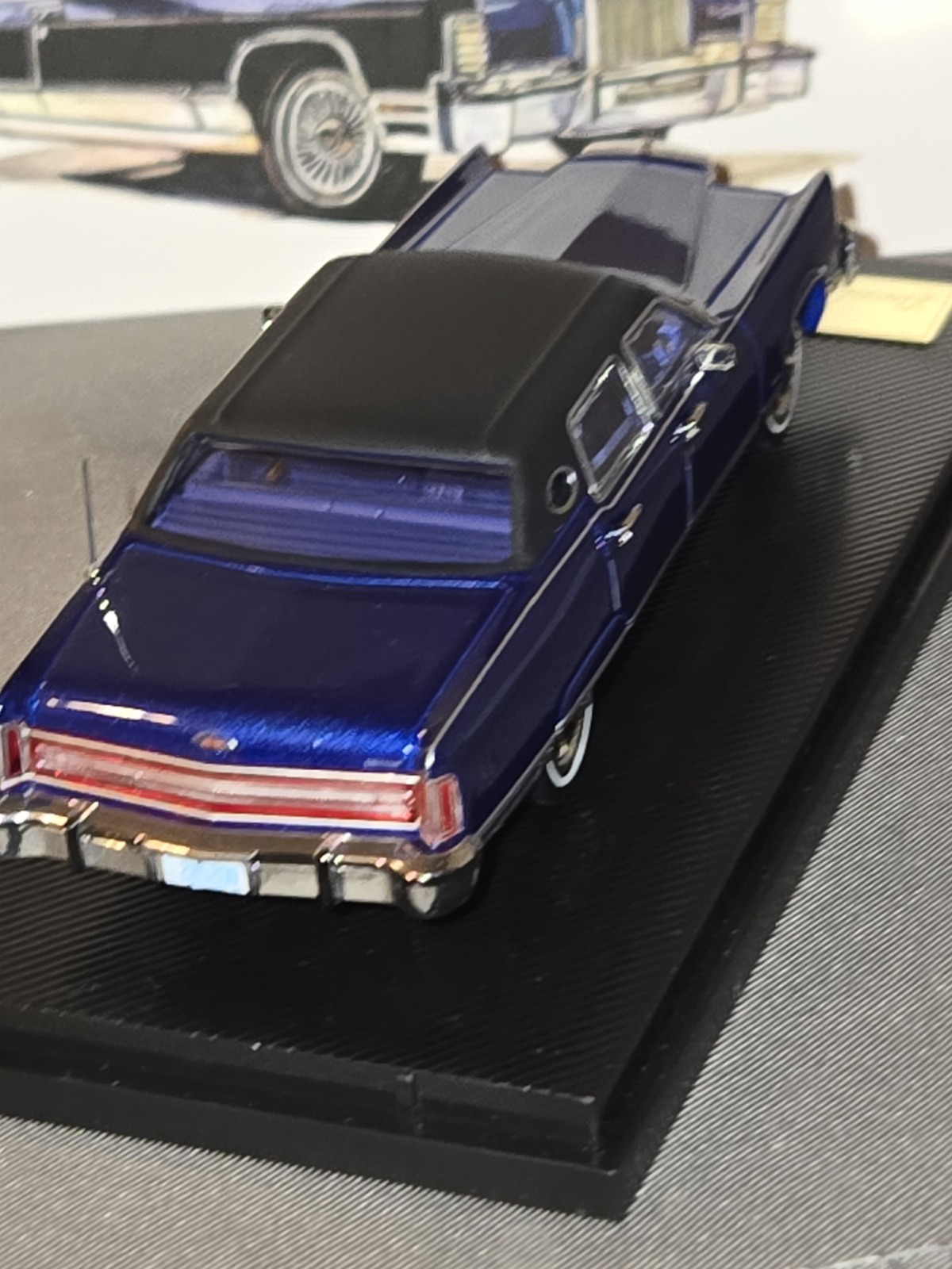 Turning Crush x SunStar 1:64 1979 Lincoln Continental Town Car Diecast Car Blue