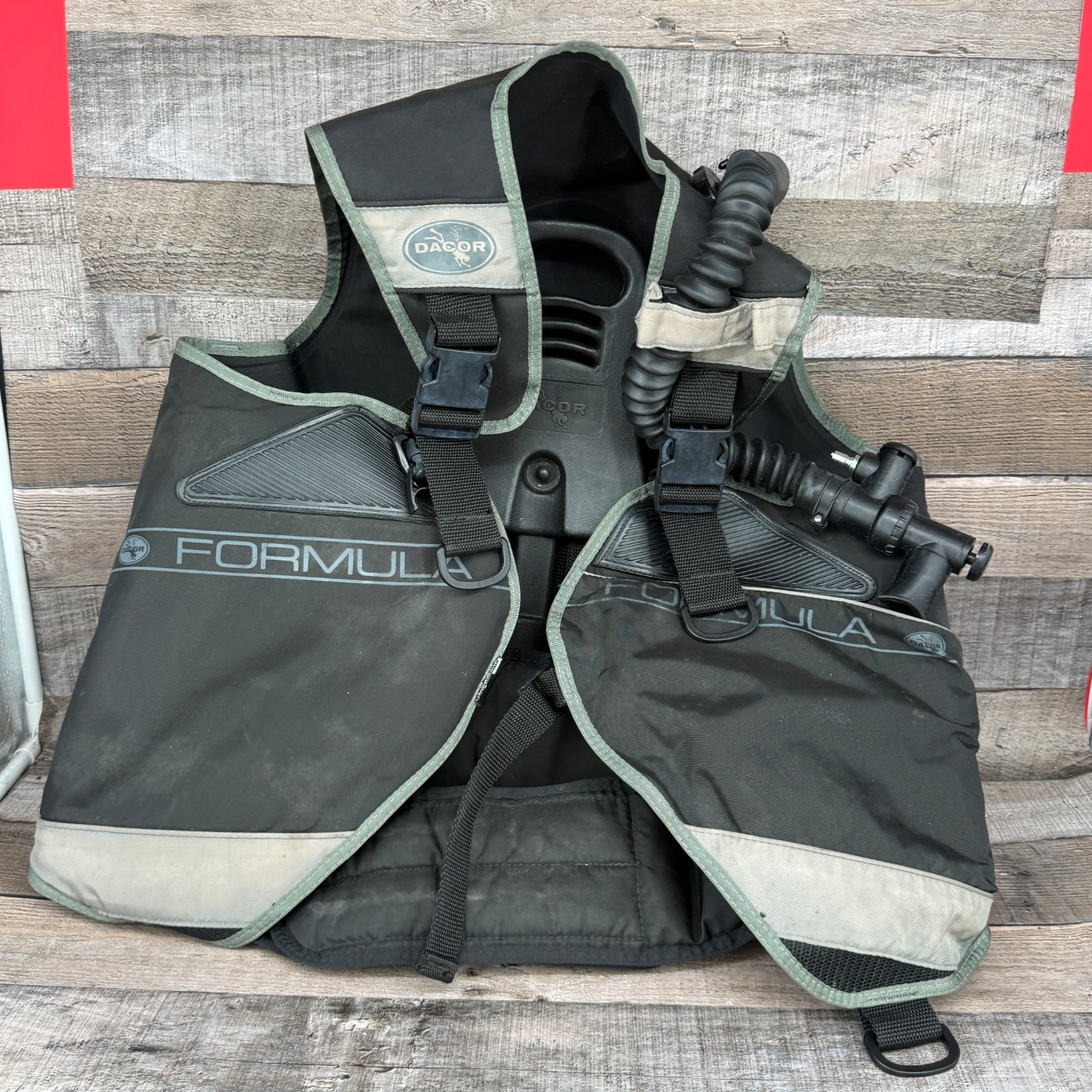 Dacor Formula Scuba Diving Buoyancy Compensator Device BCD Black & Gray