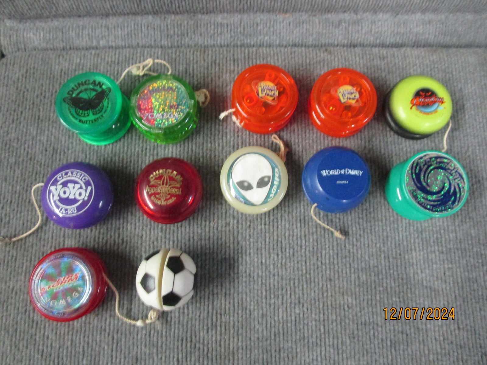12 Vintage 90's Yo Yos