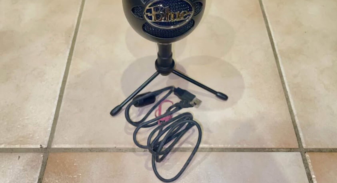 BLUE MICROPHONE SNOWBALL ICE