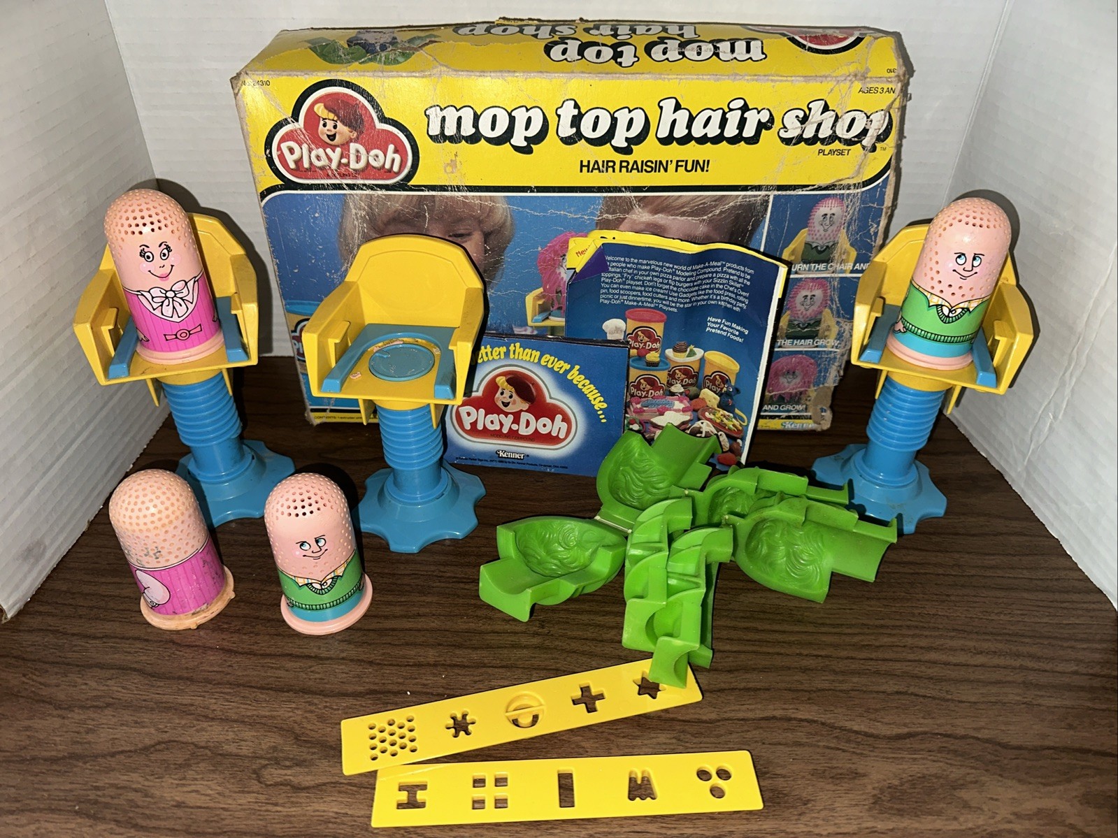 Vintage Play-Doh Mop Top Hair Shop Barber Beauty Set Parts  1985 Kenner