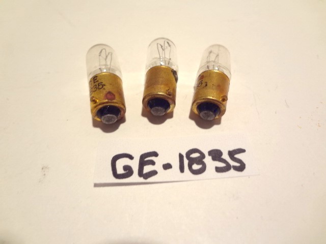 GE  BULB #1835 SINGLE CONTACT BAYONET BASE 5.5 VOLTS  3 WATT NEW LOT (3EA)