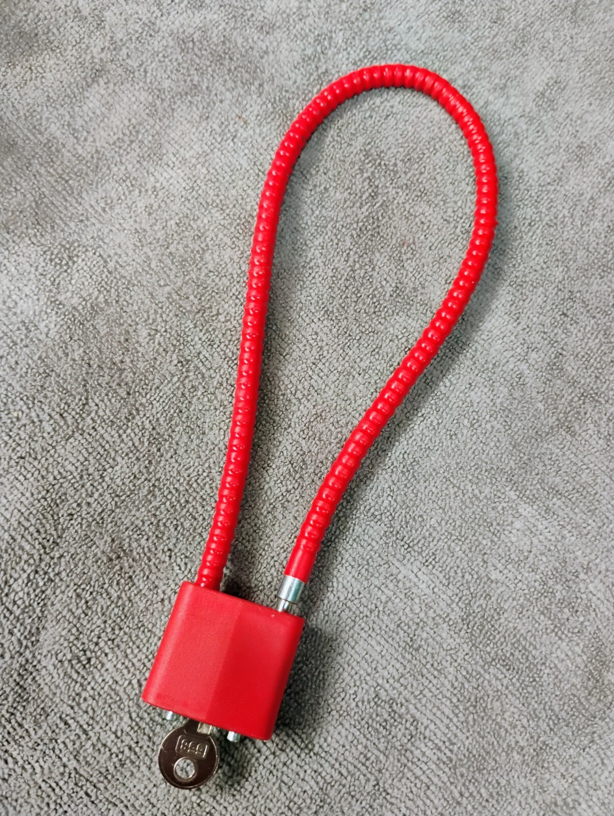 Gun Pistol Lock Red Cable with Key Project Home Child Safe Rifle Revolver Safety