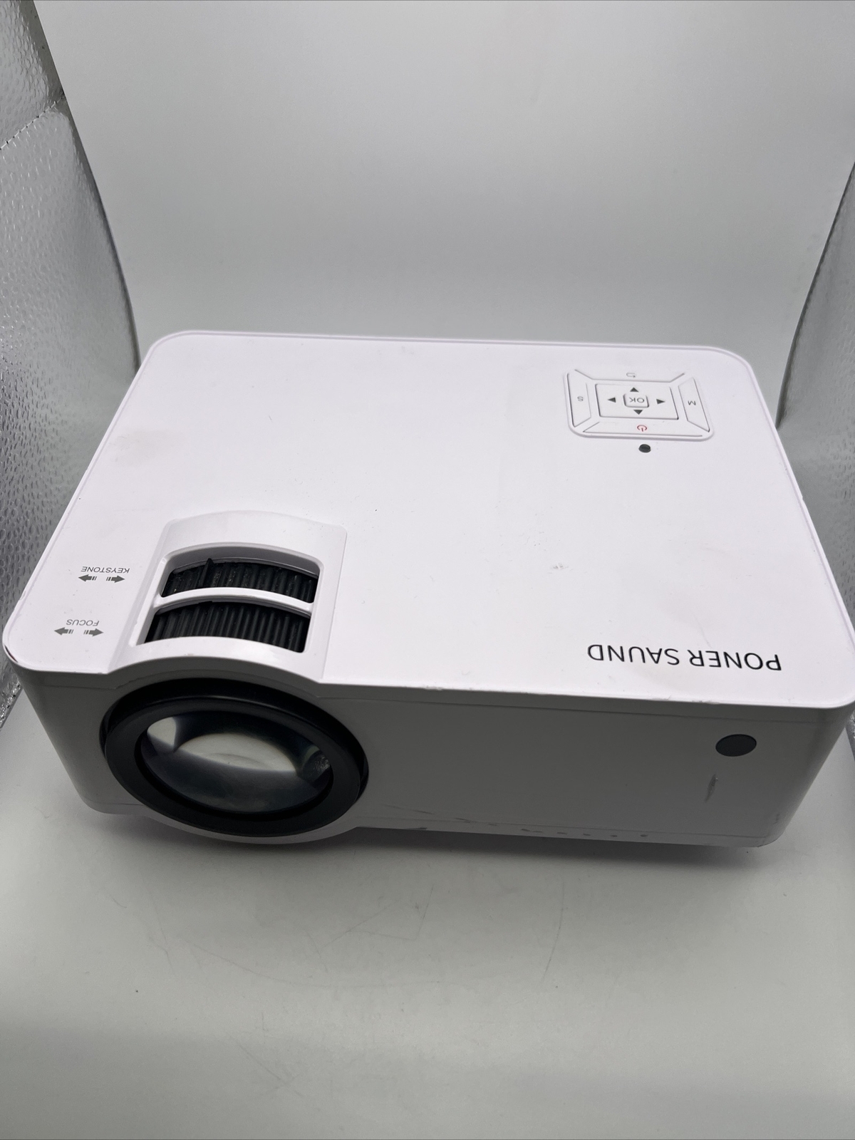 Poner Saund T6 LED Projector No Power cords/Accessories