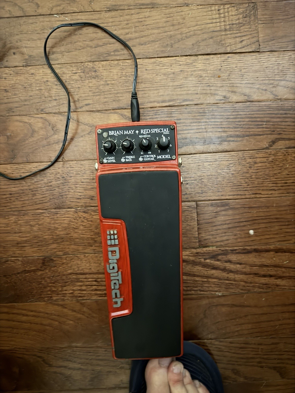 DigiTech Brian May Red Special Digital Multi-Effects Expression Pedal Guitar