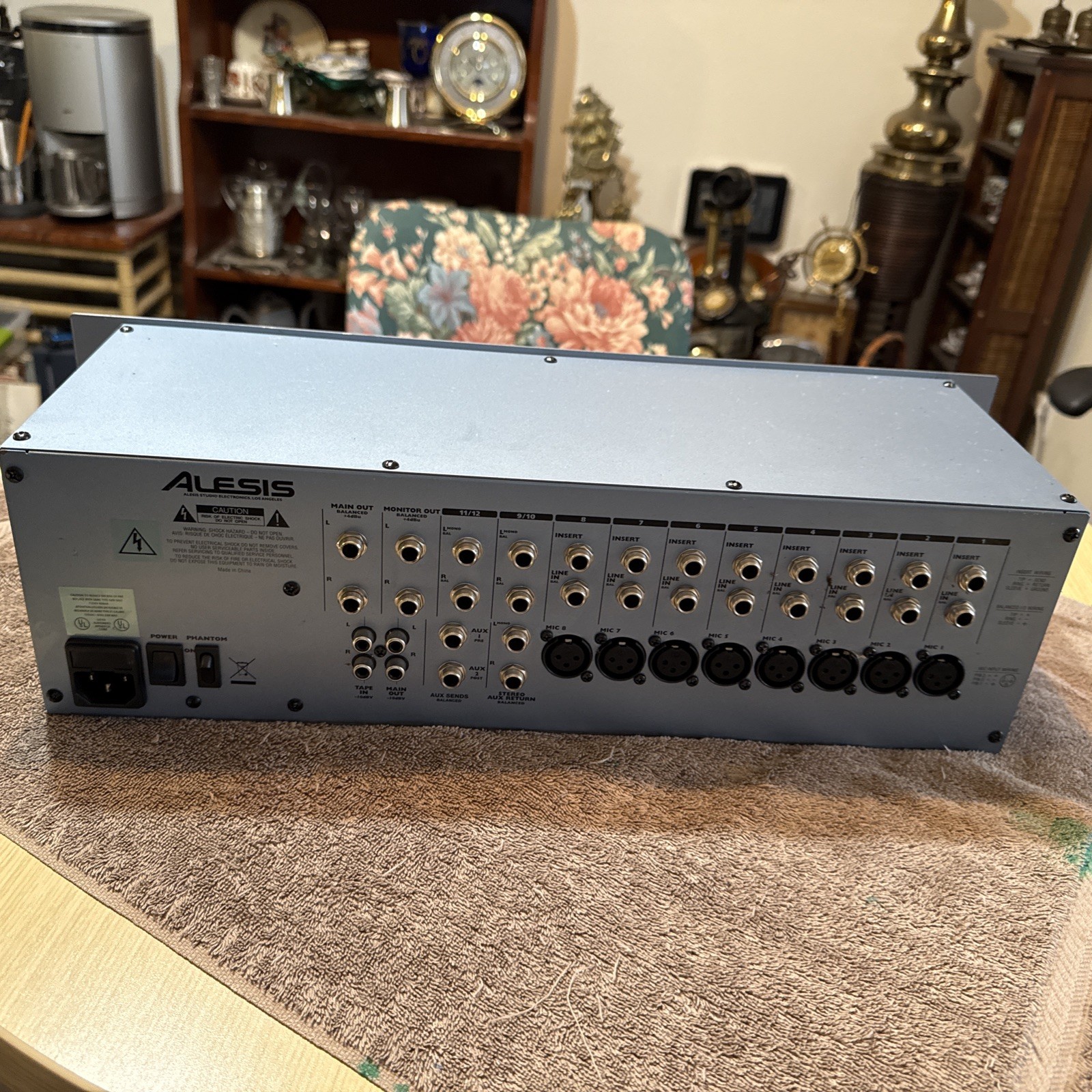 Alesis MultiMix 12R 12-Channel Rackmount Mixer