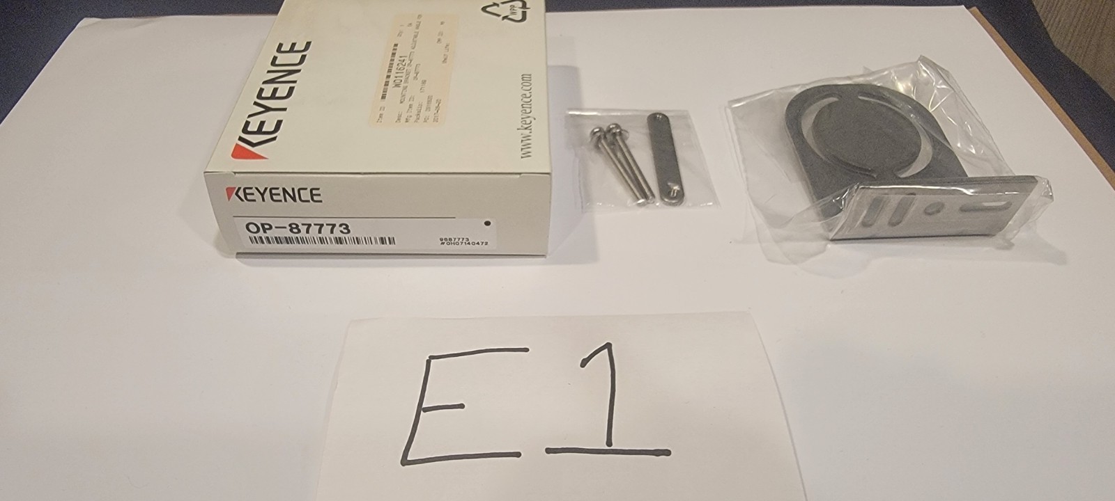 New Keyence OP-87773 Laser sensor bracket OP87773 Brand new Free Shipping