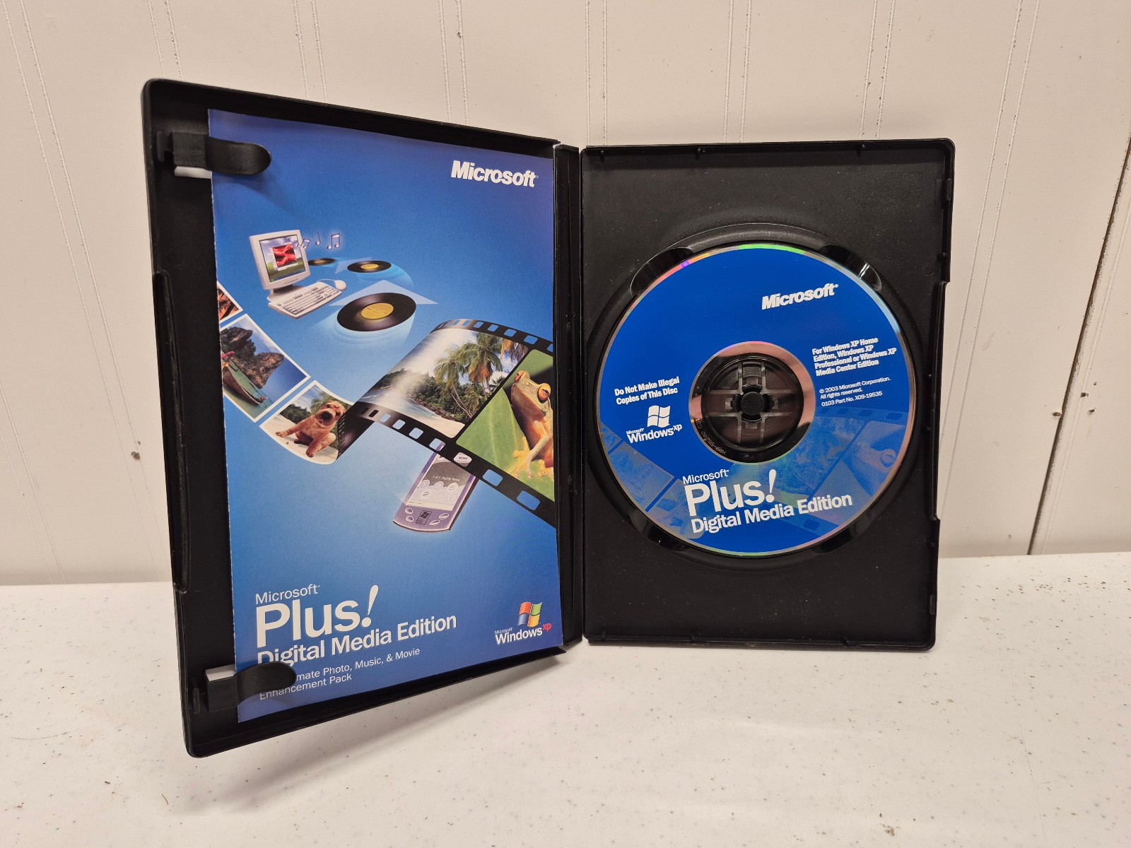Microsoft Plus! Digital Media Edition for Windows XP with Product Key & Brochure