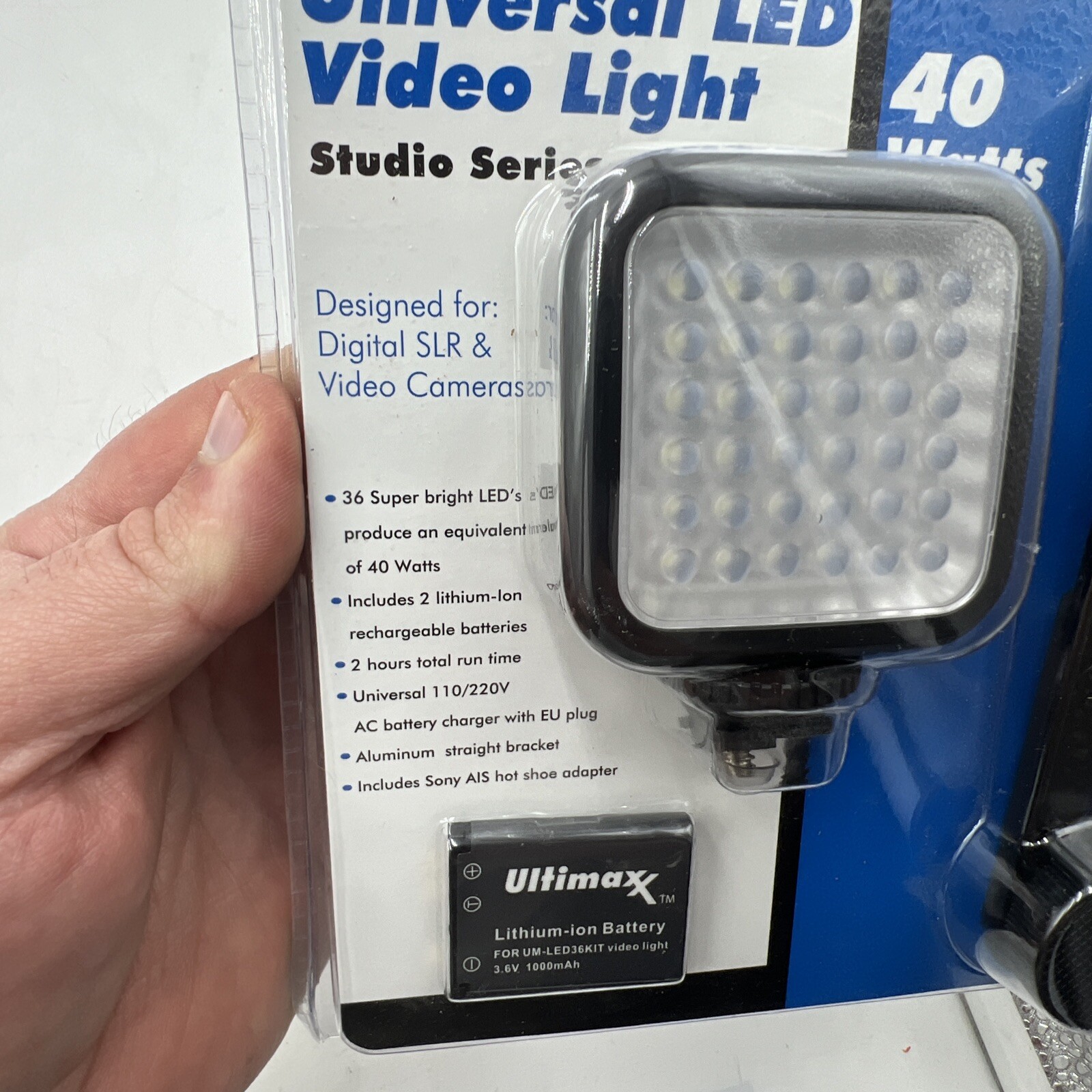 ULTIMAXX UNIVERSAL LED VIDEO LIGHT STUDIO SERIES - MODEL - UM-LED36KIT - SEALED