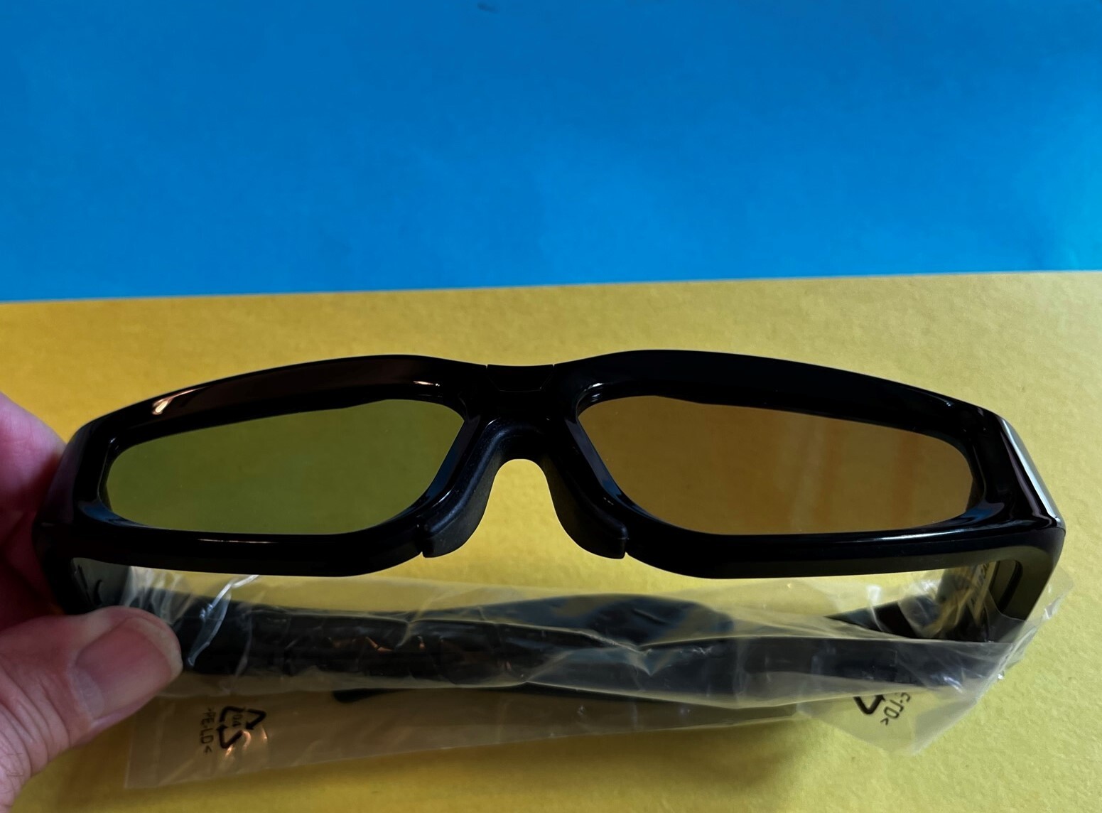 LG AG-S100 3D Glasses Active Shutter without charging cable.