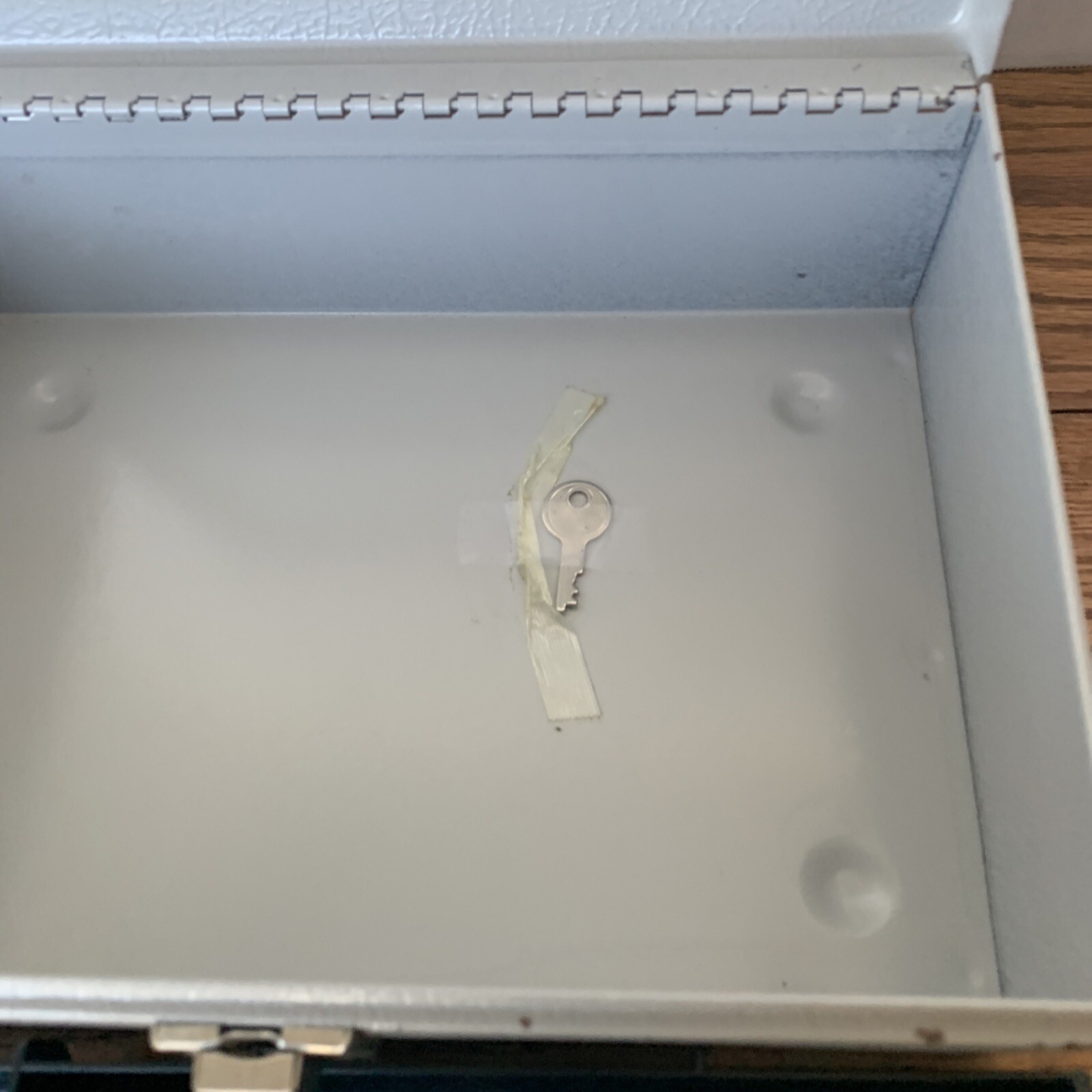 Metal Lock Box Cash Box With Key
