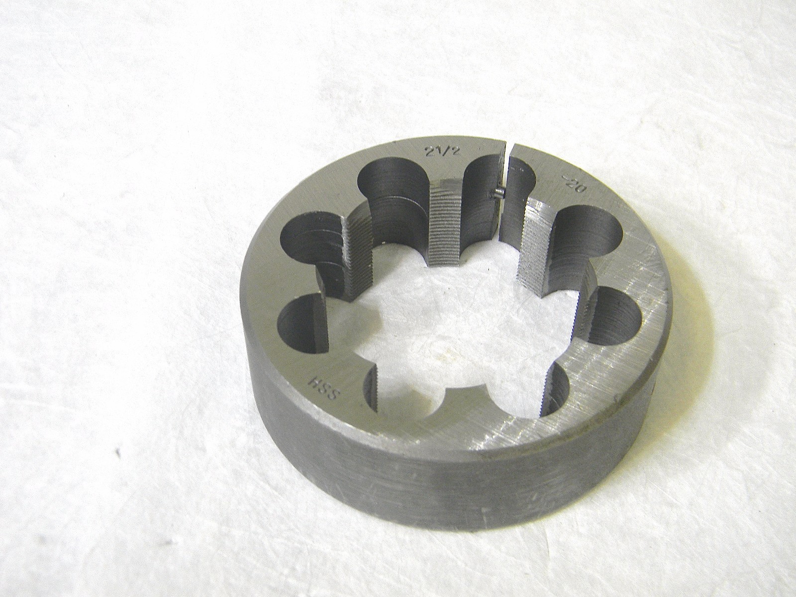 Interstate Adjustable Special Round Split Die 2-1/2 - 20 HSS 4 OD 03949302