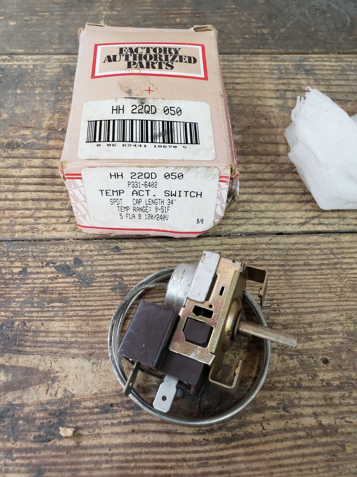 NEW CARRIER HH 22QD 050 TEMPERATURE CONTROLLER ACT. SWITCH  0-51F 34" 120/240 V