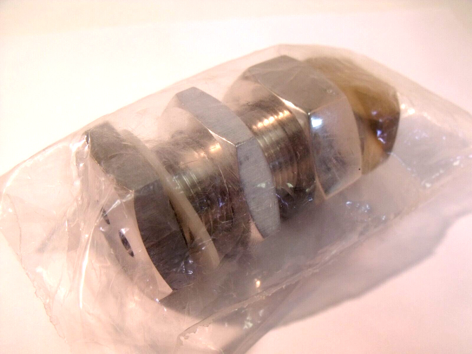 NIB CHA Industries FT58-032 Dual Pass Feedthrough for 1/4" OD Tubing:  1/4" NPT