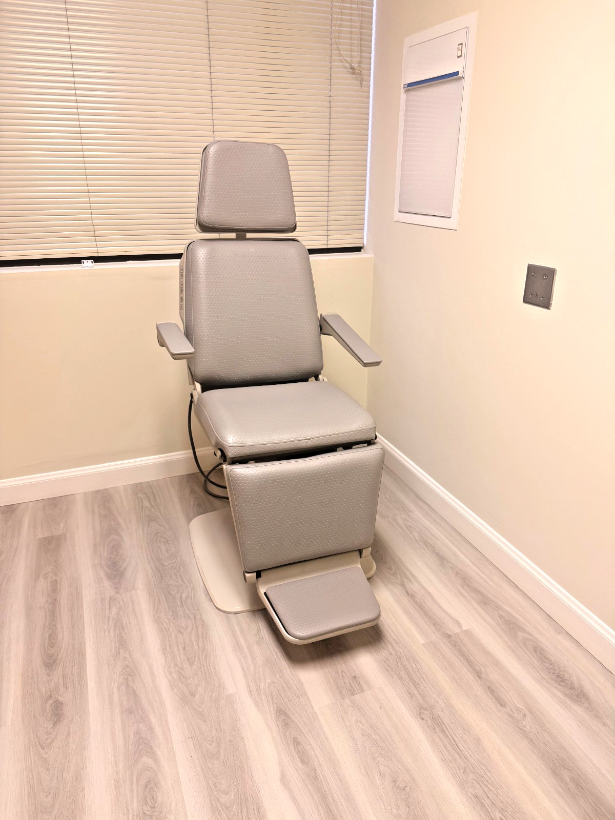 Midmark Ritter 491 Exam Chair