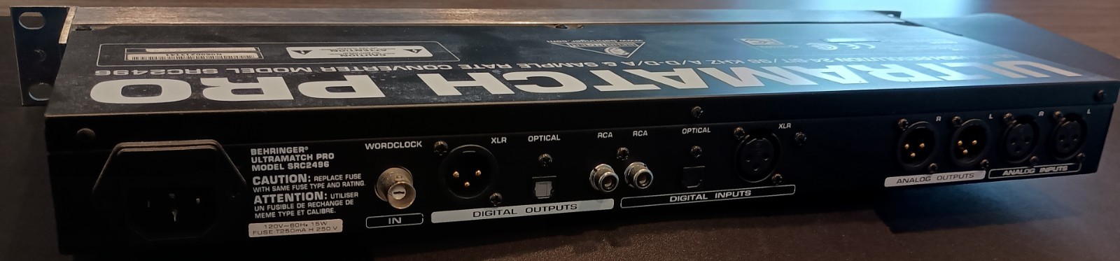Behringer Ultramatch PRO SRC2496 24-Bit/96 kHz A/d-d/A & Sample Rate Converter