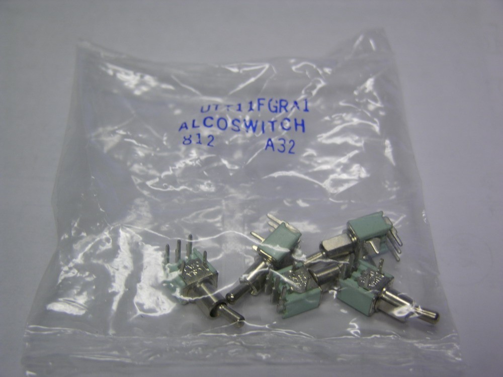 10 Alcoswitch UTT11FGRA1 SPDT PCB Momentary On-None-(On) Tiny Toggle Switches