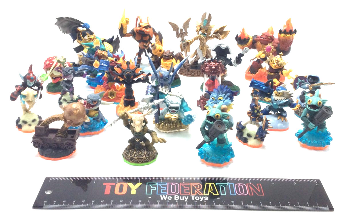 Activision SKYLANDERS 25 Action Figures Lot B