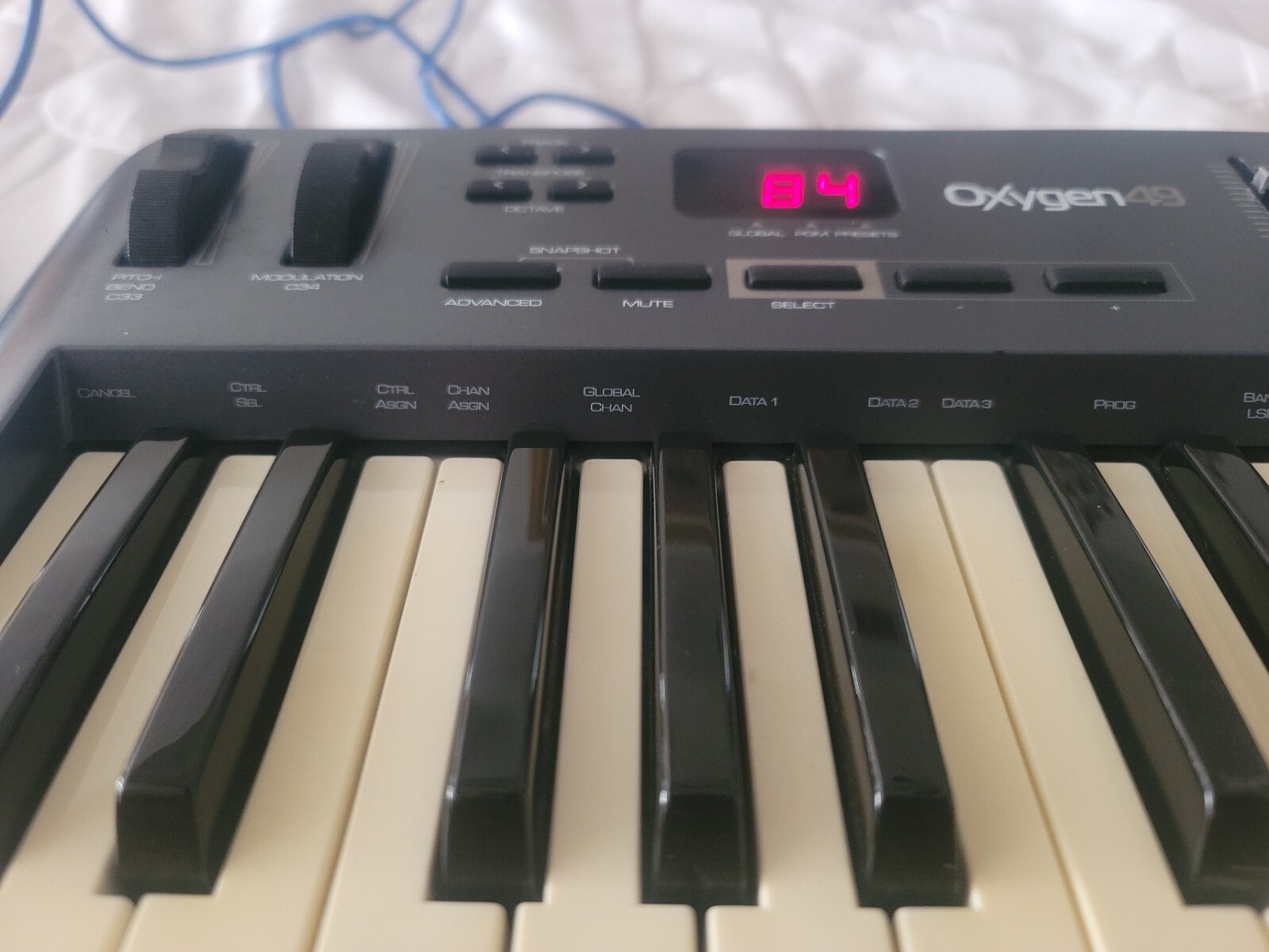 M-Audio Oxygen 49 (3rd Gen) MIDI Controller Keyboard-Missing Four Plastic Knobs