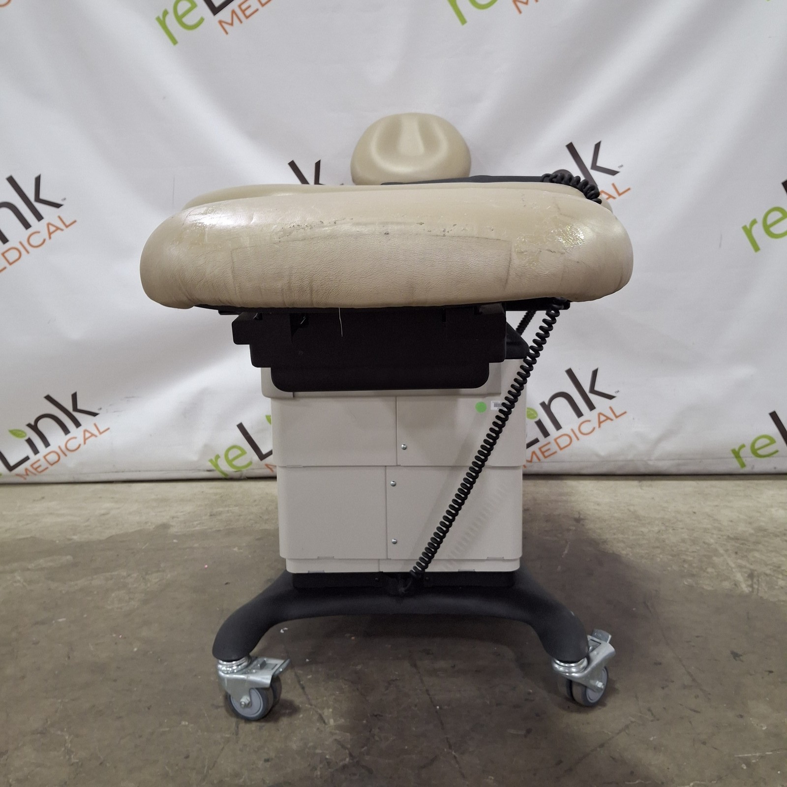 Midmark 630 Procedure Chair
