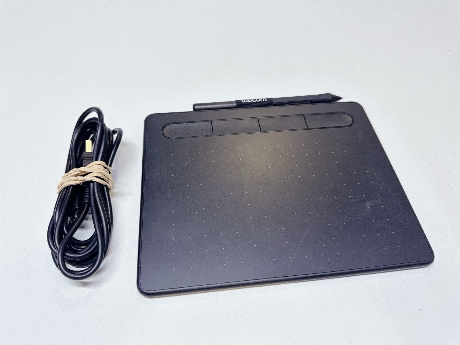 Wacom Intuos Small Bluetooth Graphics Drawing Tablet, 4 Custom Keys - CTL-4100