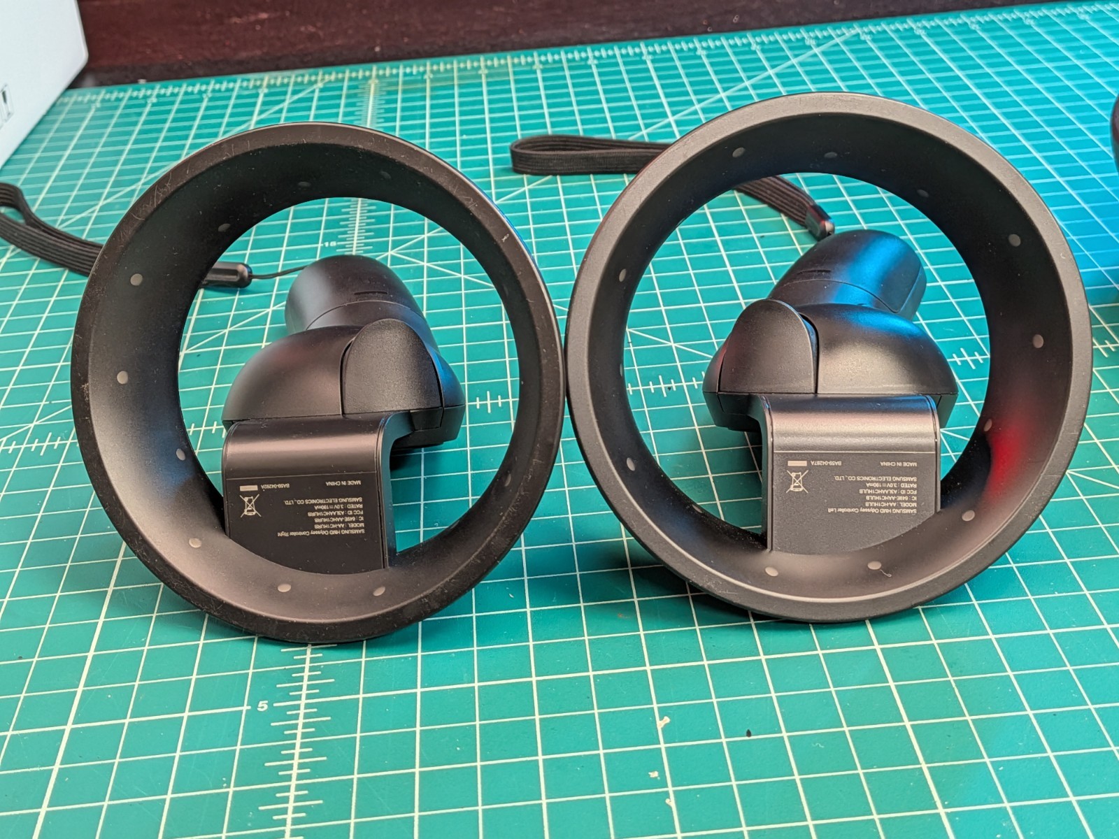 Samsung HMD Odyssey Headset, Controllers, XE800ZAA-HC1US