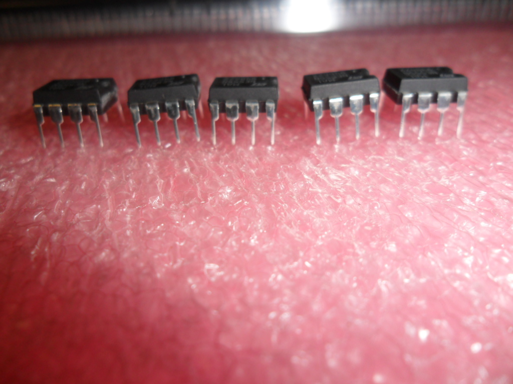 (5 PER LOT) IC, NE555N, STANDARD TIMER 8-PIN DIP (NE555)