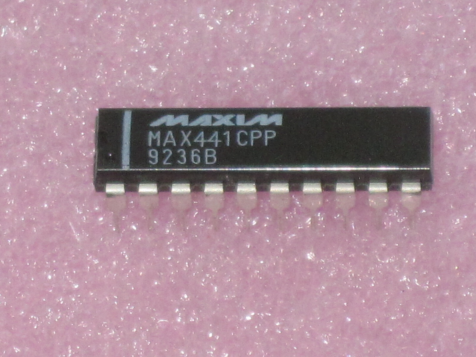 MAX441CPP HIGH-SPEED VIDEO MUX/AMPLIFIER 20 Pin DIP NOS Flat Shipping Any Qty!