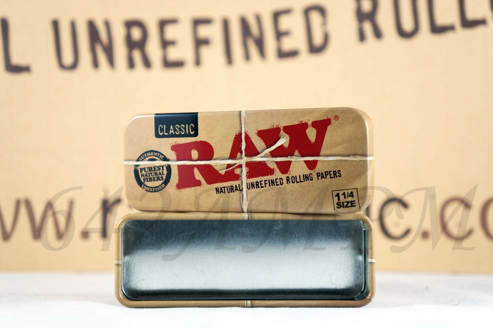 RAW ROLLING PAPER 1 1/4 ROLL CADDY ( 1 1/2"x 3 3/4"x 1")