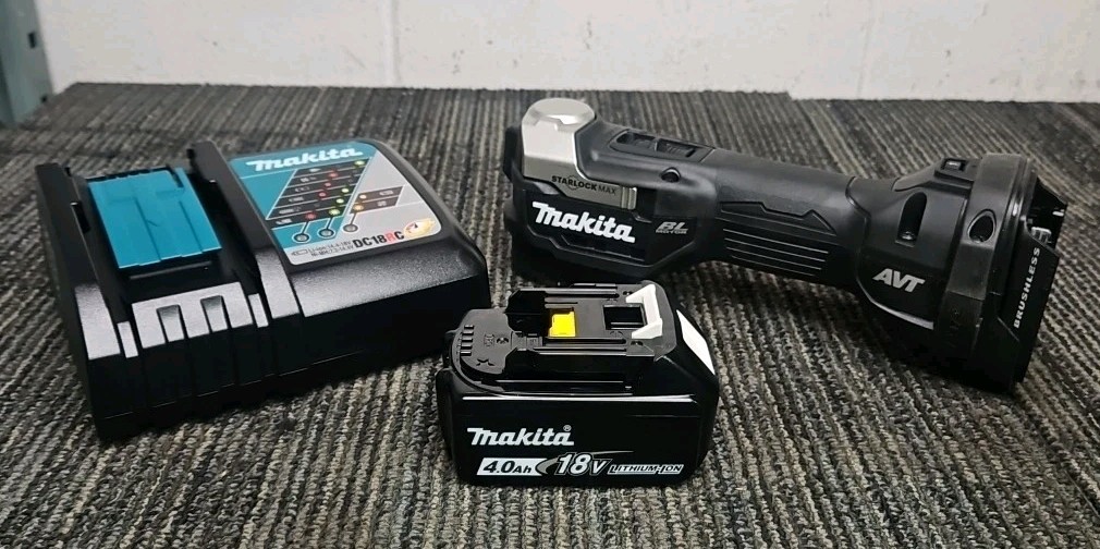 Makita XMT04 18V AVT Brushless Starlock Max Multi Tool + 4.0Ah Battery & Charger
