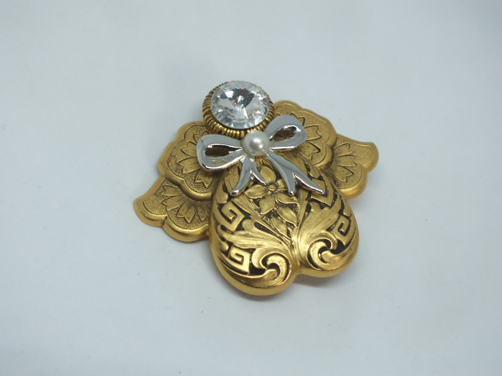 Beautiful Brooch Gold Tone Angel Rhinestone Faux Pearl Signed "JANE 1995 AOL"