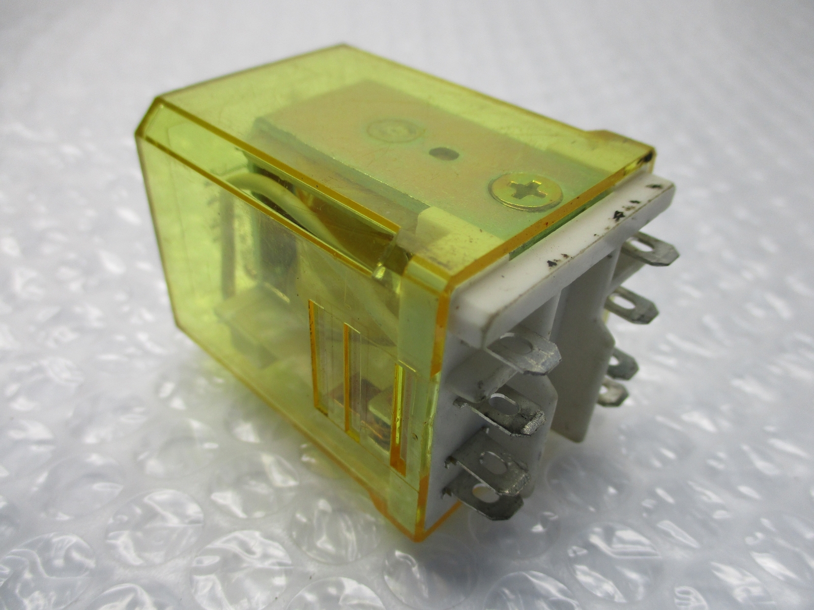 IDEC RR2BA-U RELAY 120VAC NSNP