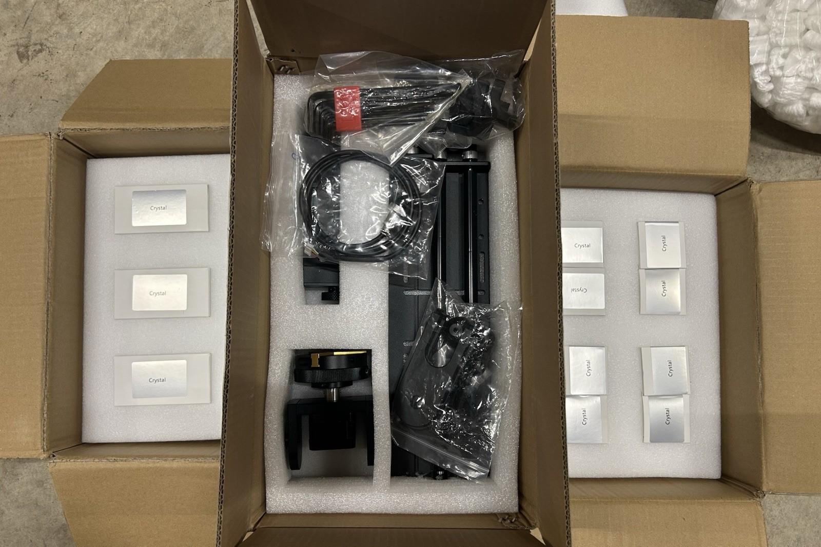 ComMarker R5 Multi-Functional Rotary For Laser Engraver with Crystal Cubes