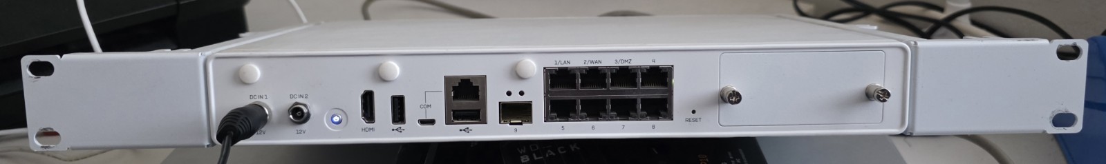 SOPHOS XG 135 Firewall Desktop Appliance