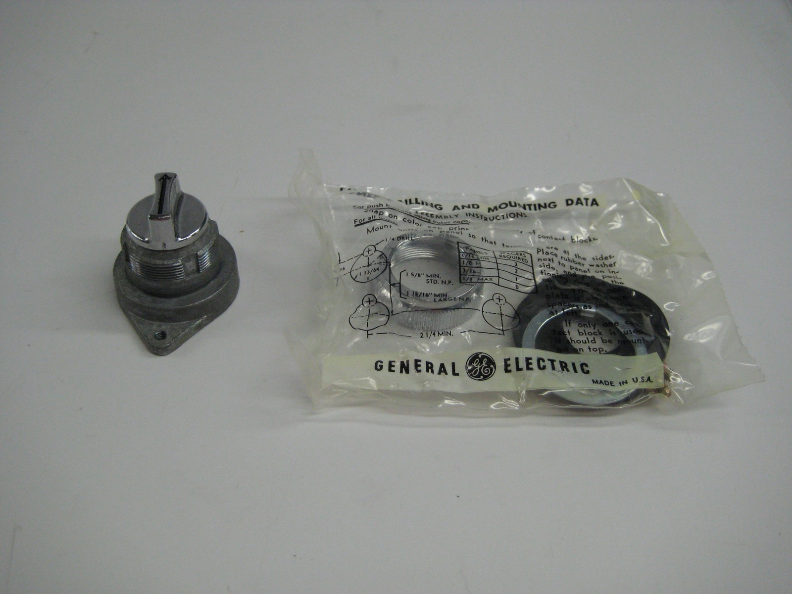GENERAL ELECTRIC CR2940UB200D SELECTOR SWITCH NSMP