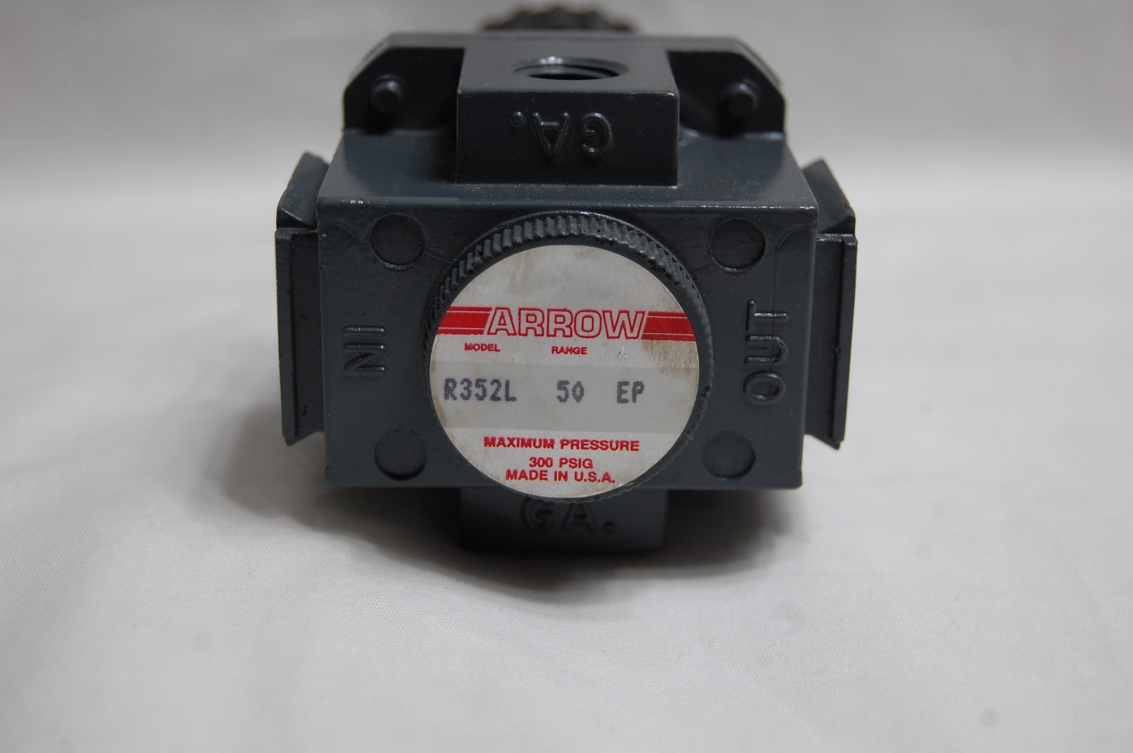 Arrow Regulator R352L