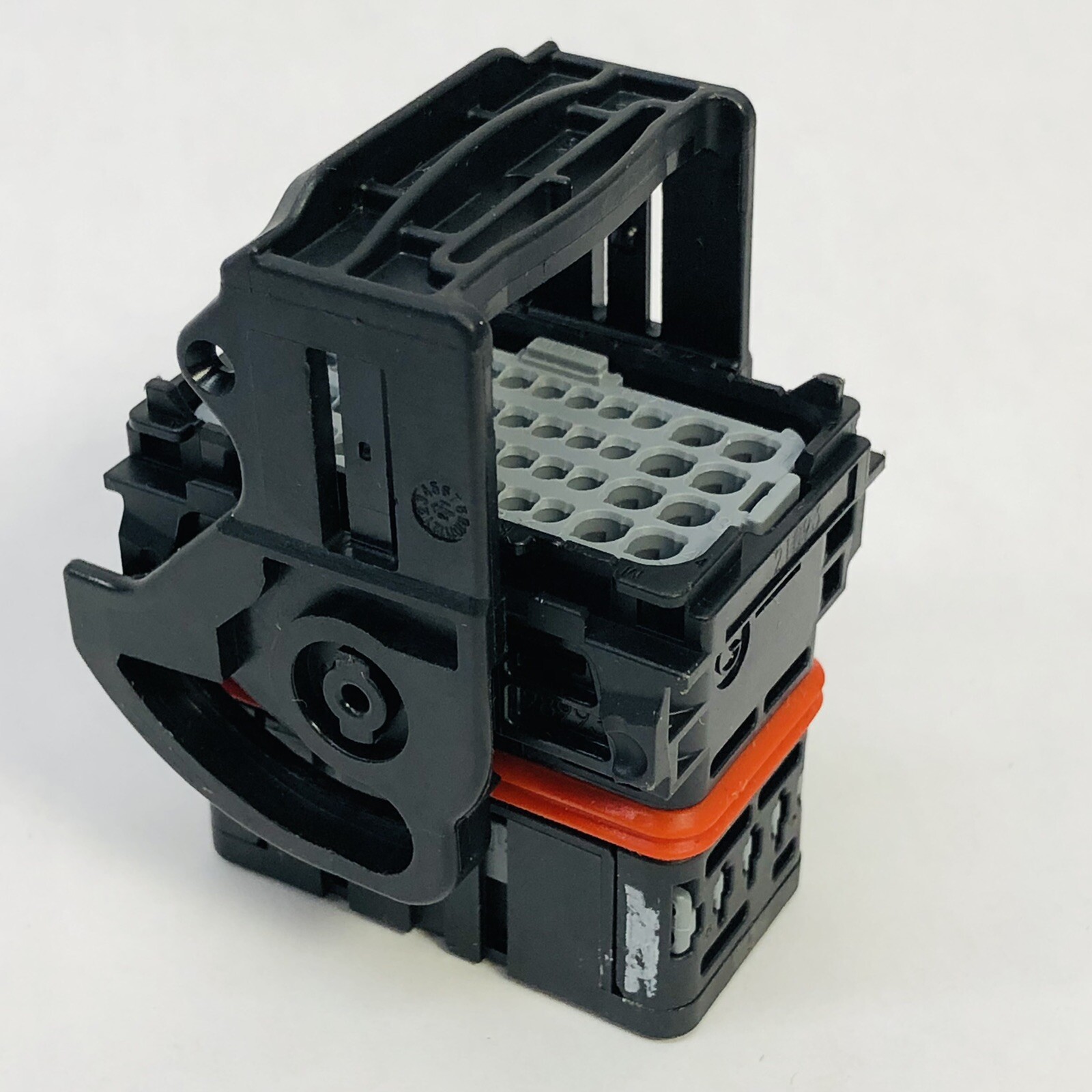 MOLEX - MCD 21093 AUTOMOTIVE CONNECTOR SOCKET 48 WAY- M2