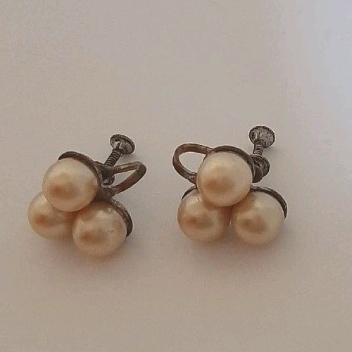 Vintage Screwback 3 Faux Pearl Cluster Triangle Earrings Classic Understated