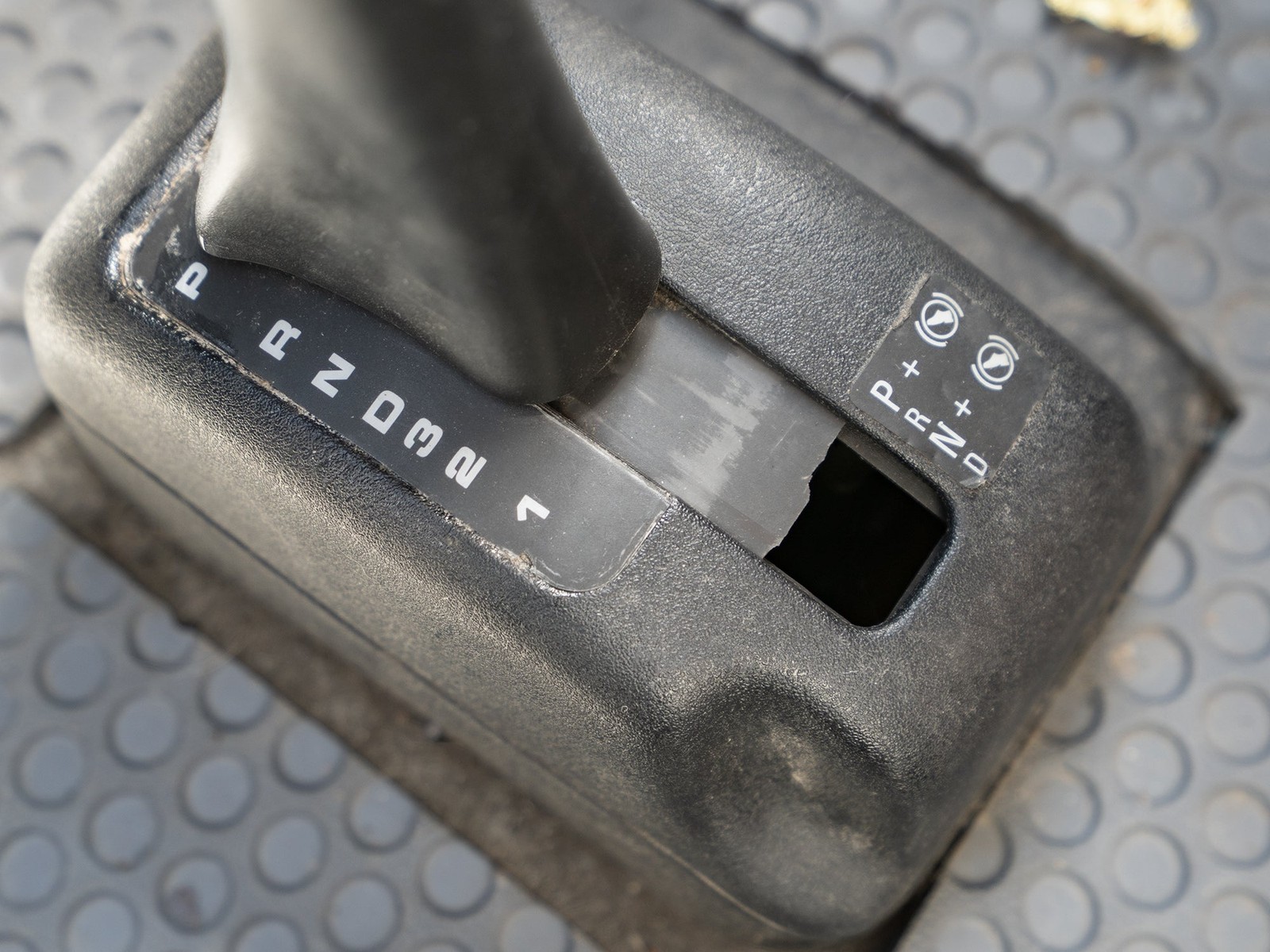Shifter Dust Cover Strip [Eurovan]