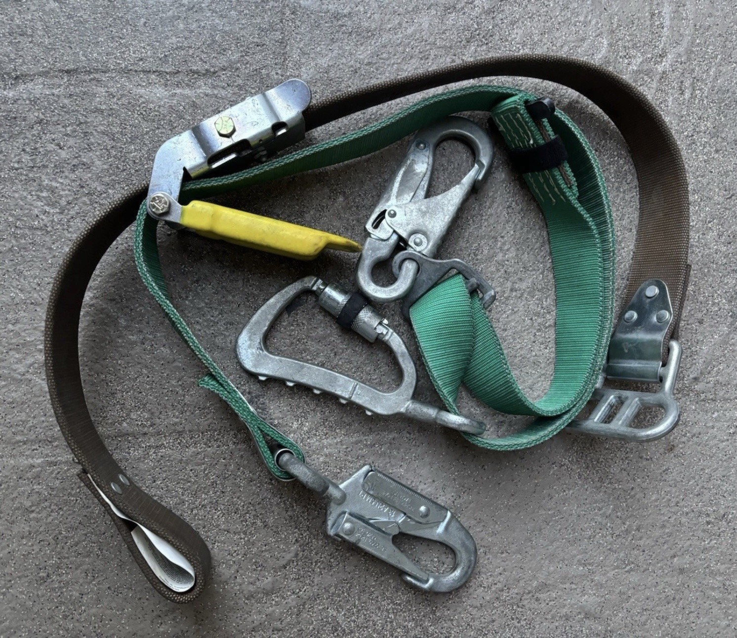 Buckingham 483D Bucksqueeze Lineman Fall Protection