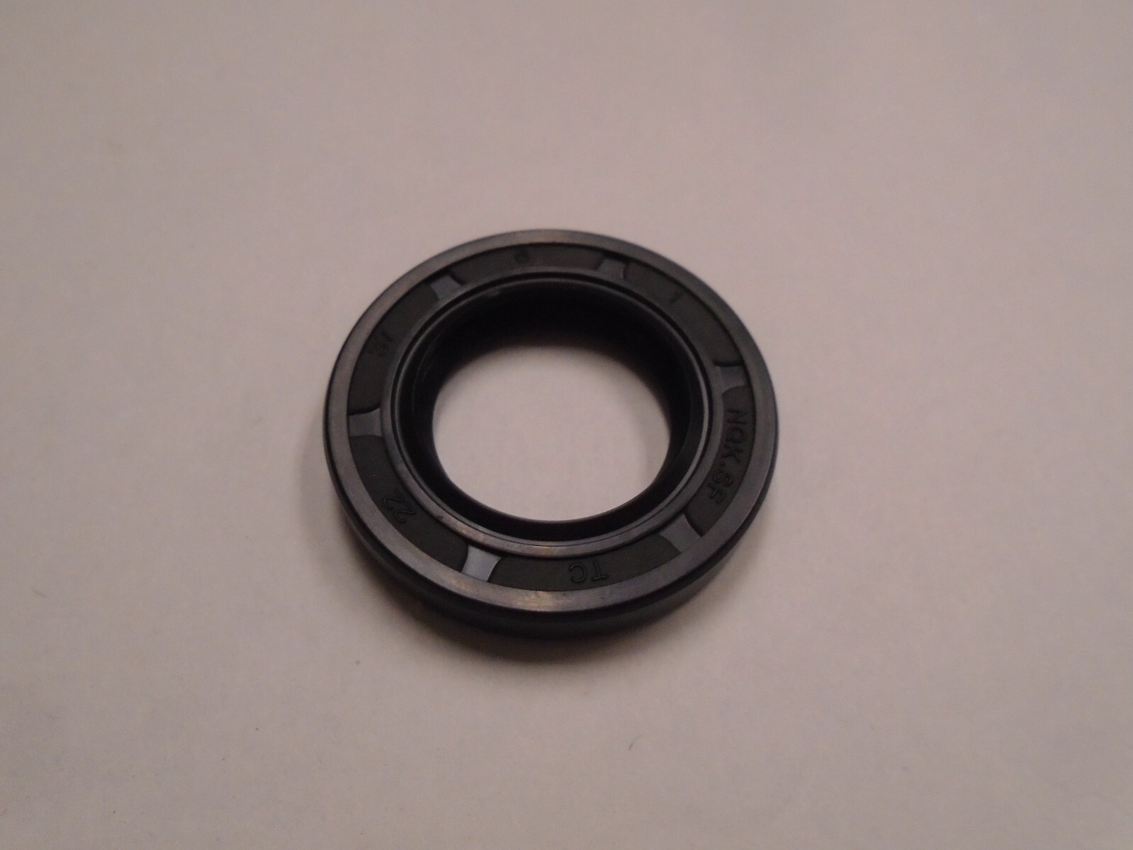 NEW TC 22X37X6 DOUBLE LIPS METRIC OIL / DUST SEAL 22mm X 37mm X 6mm