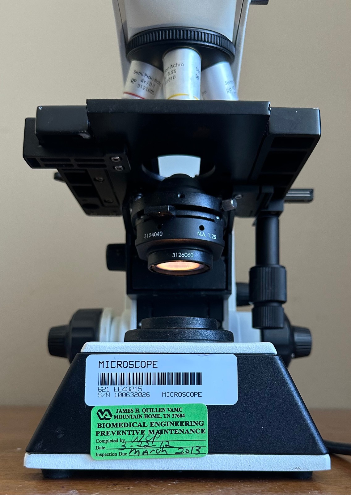 Seiler Instrument Microlux III Binocular Microscope w/4x 10x 40x 100x Objectives