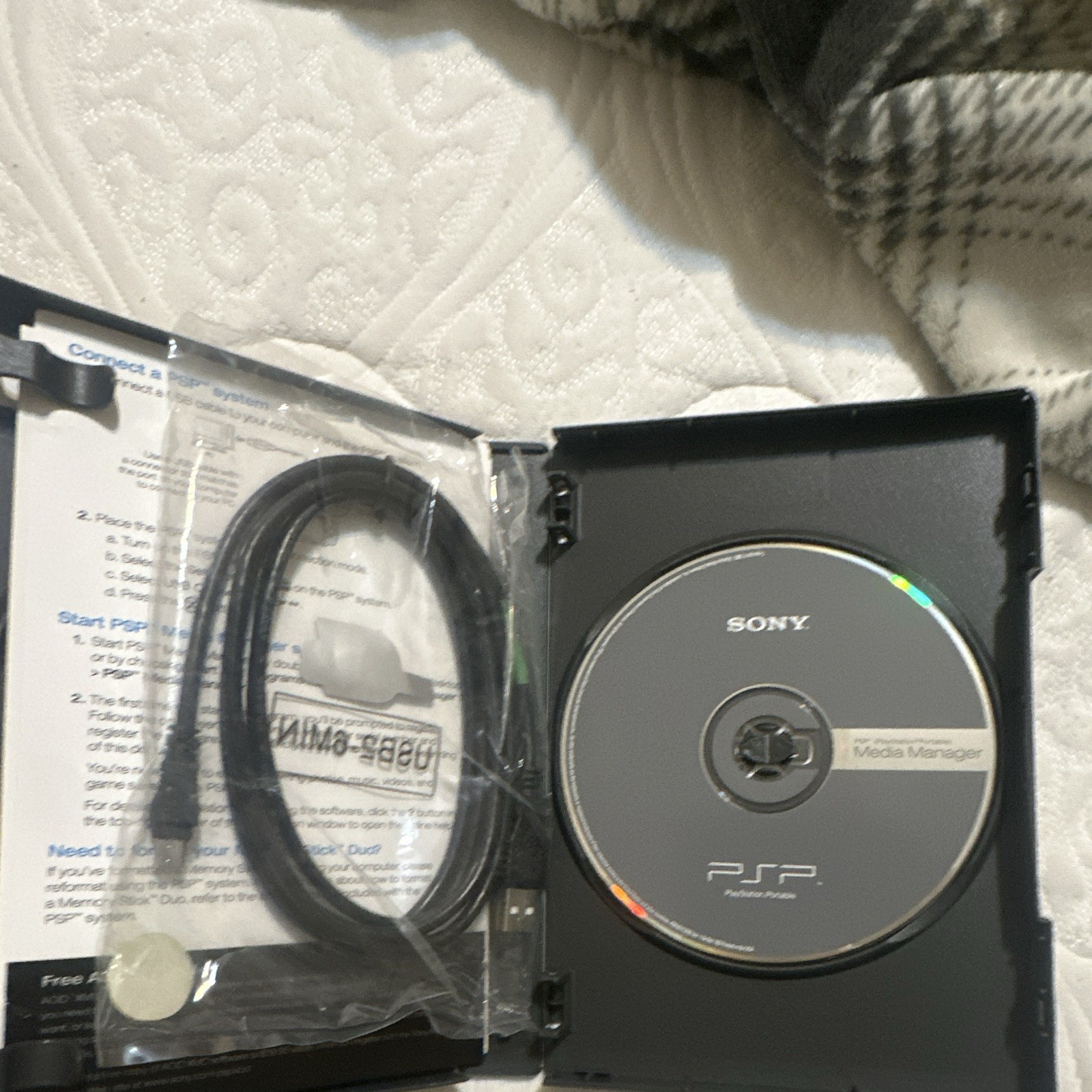 Sony PSP Media Manager Software CD English for Windows XP/2000 w/ Case Cable