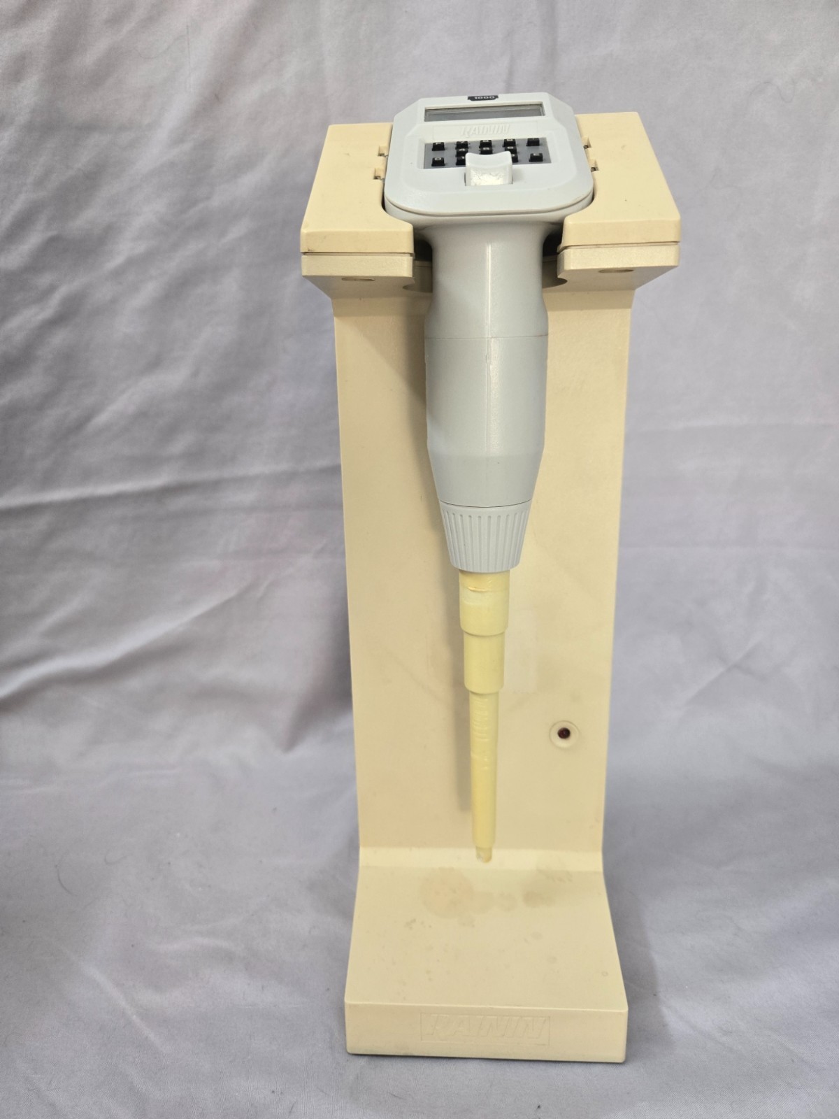 Rainin EDP Electronic  Digital Pipette 1000 With Rapid Charge Stand
