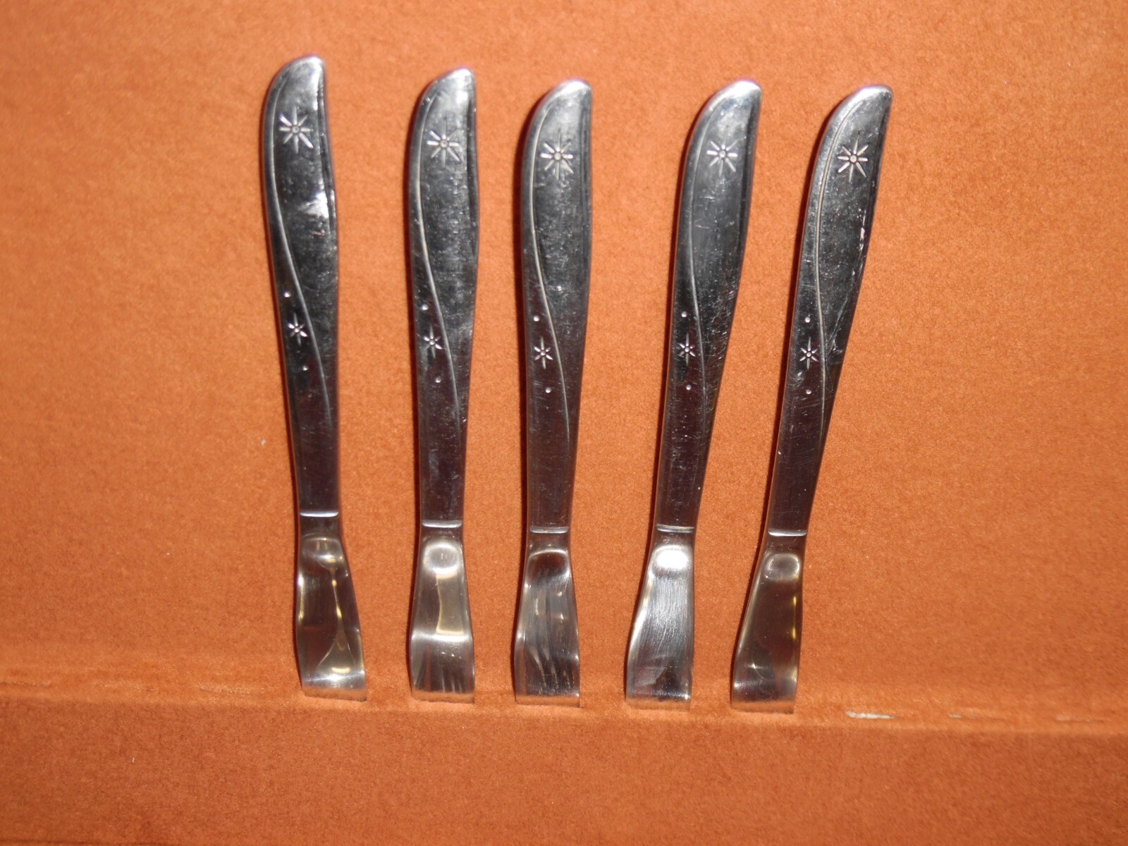 70 Pc Oneida Community Flatware Set - Twin Star