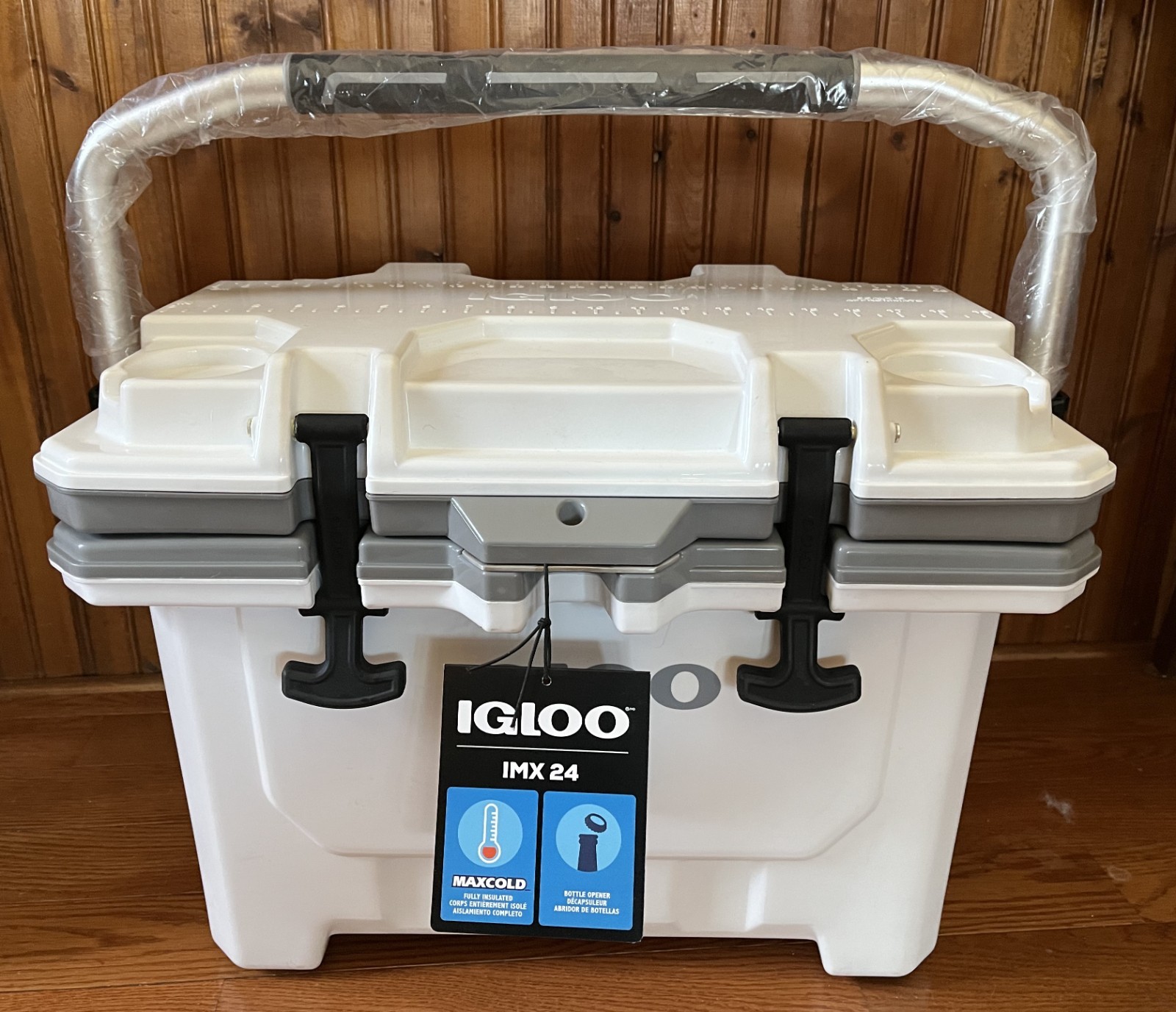 NEW IGLOO IMX 24 QT WHITE COOLER